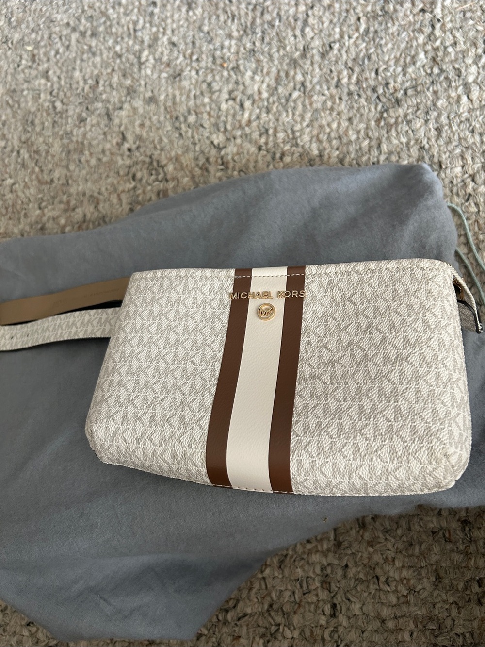Michael Kors waist purse adjustable fir waist or cross body